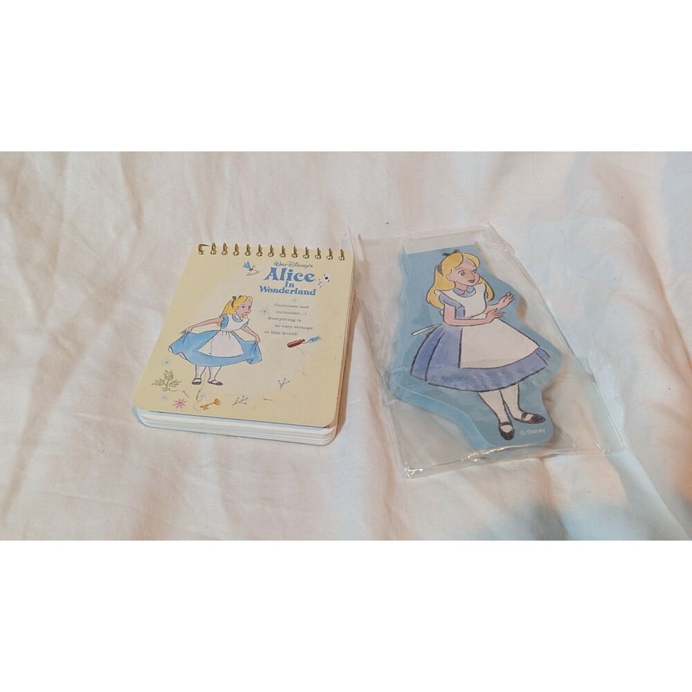 Disney Store Japan Memo Set, Alice in Wonderland Note Book and Memo Pad